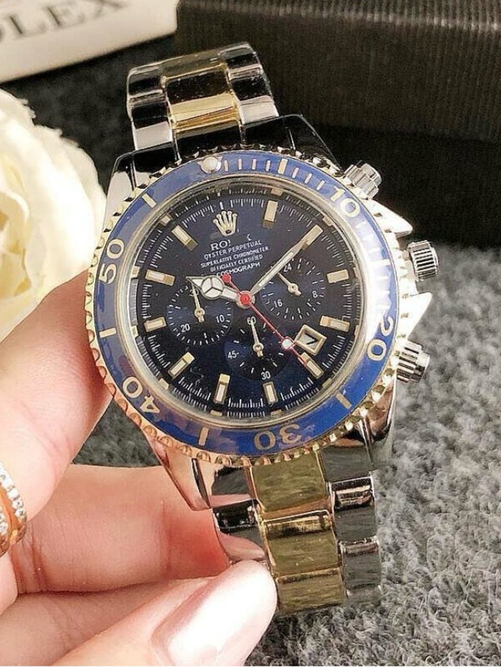 New men’s silver/gold fashion watch
